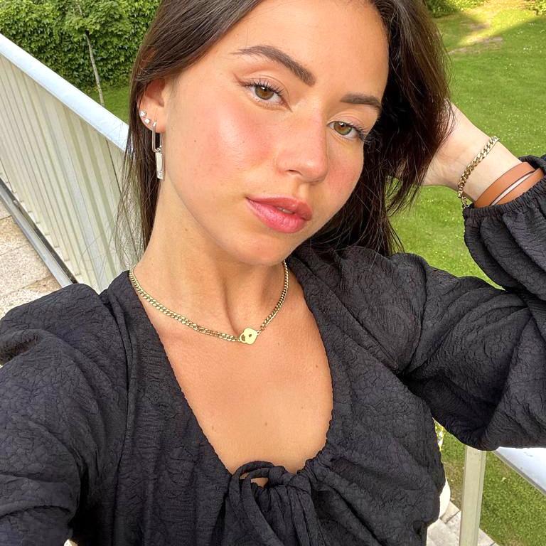 Collier Cherry