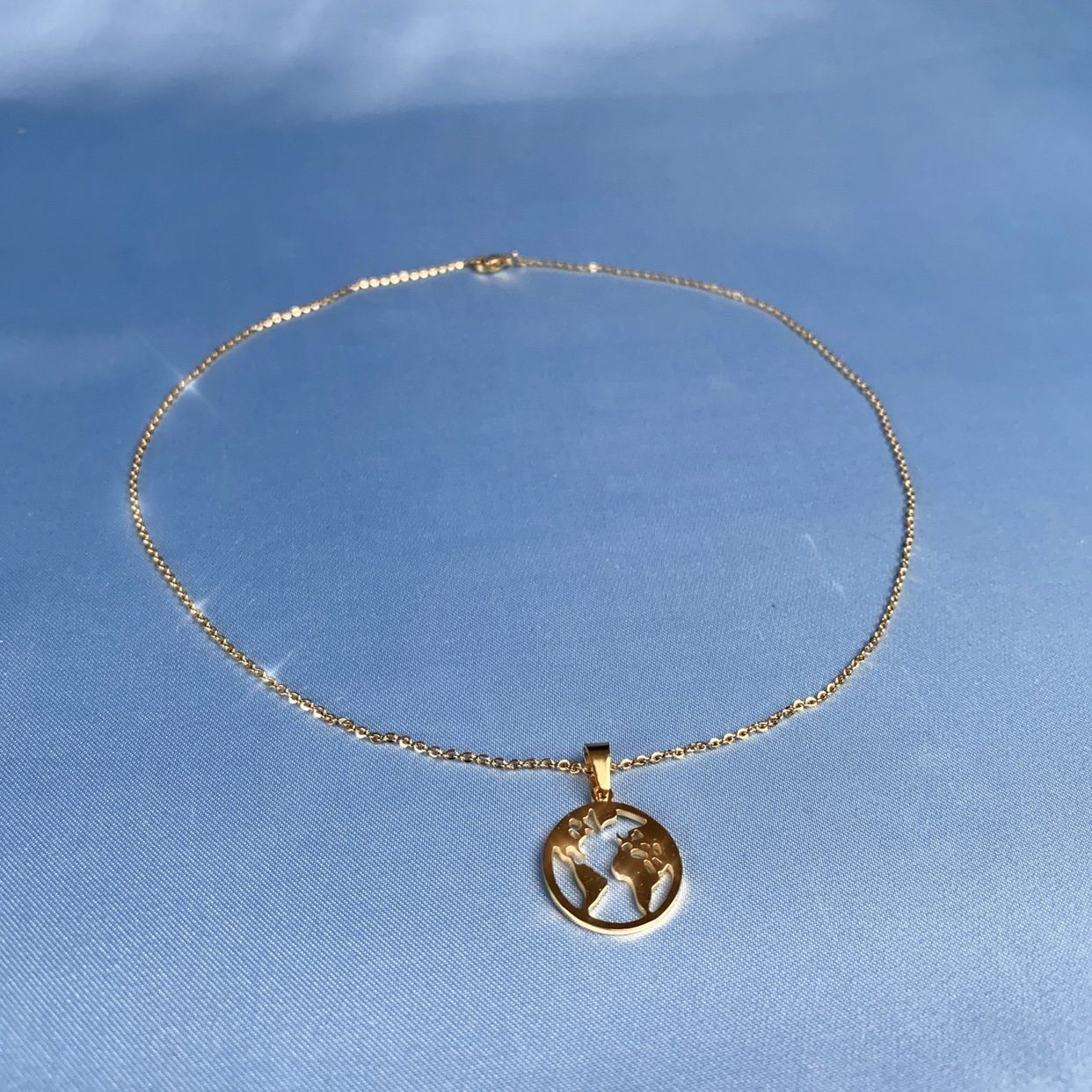 Collier Earth