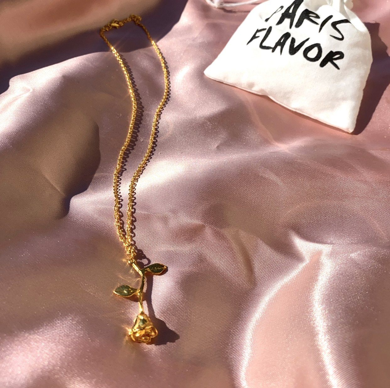 Collier Rosa